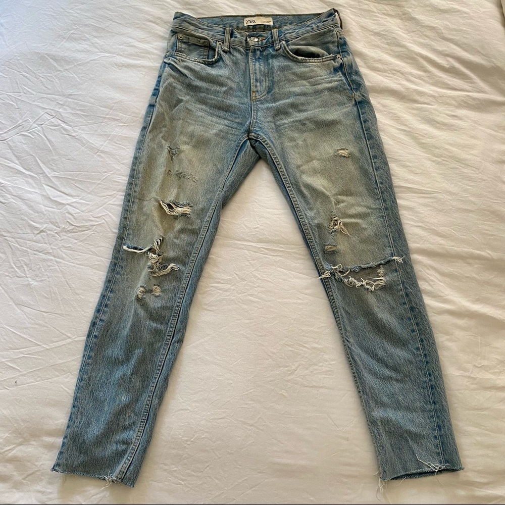 Zara US Size 2 Relaxed Fit Distressed Jeans